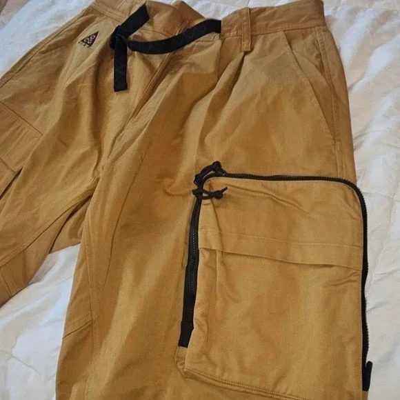 Nike ACG Tan Cargo Pants - Picture 2 of 7